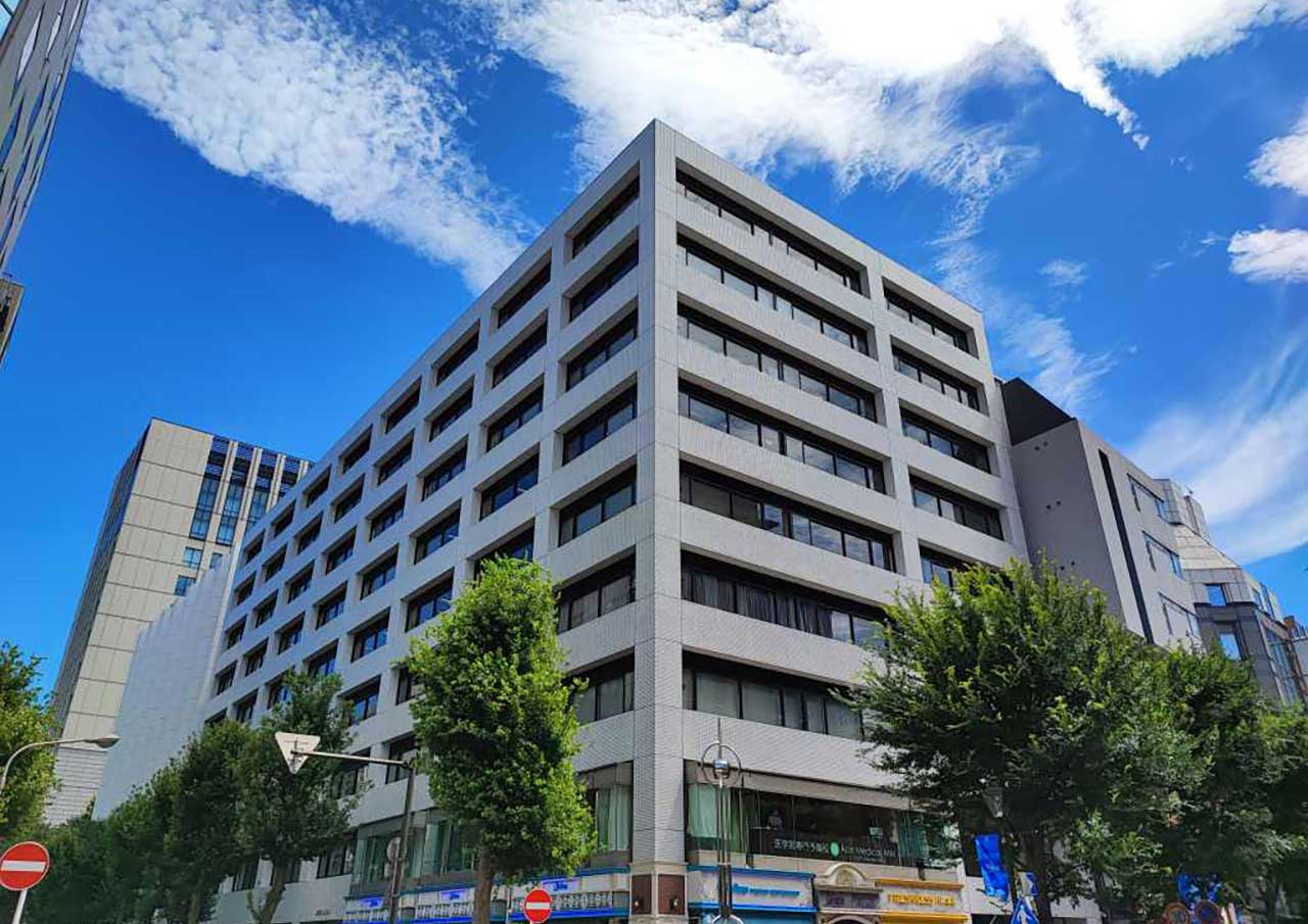横浜のビルの写真